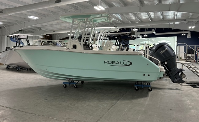 2026 Robalo R232 Explorer Seafoam